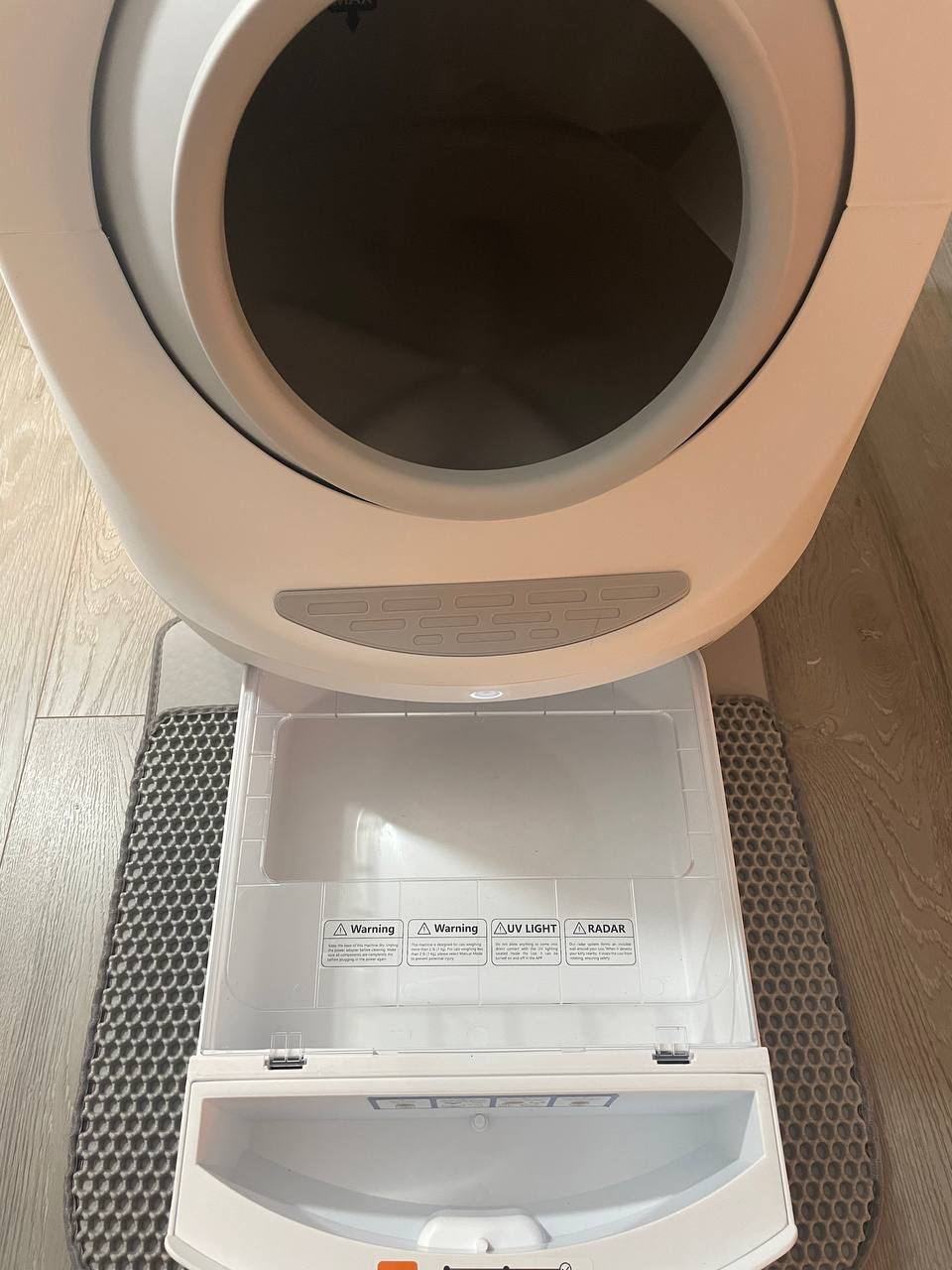 large waster drawer in Leo's Loo too litter box