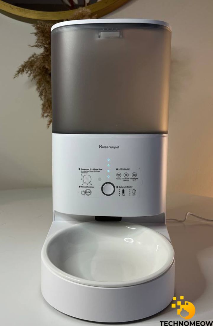 Homerunpet Automatic cat feeder on its own
