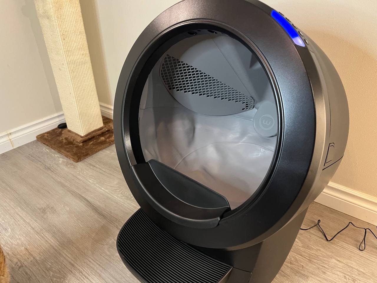 Litter Robot 4 from the different angle