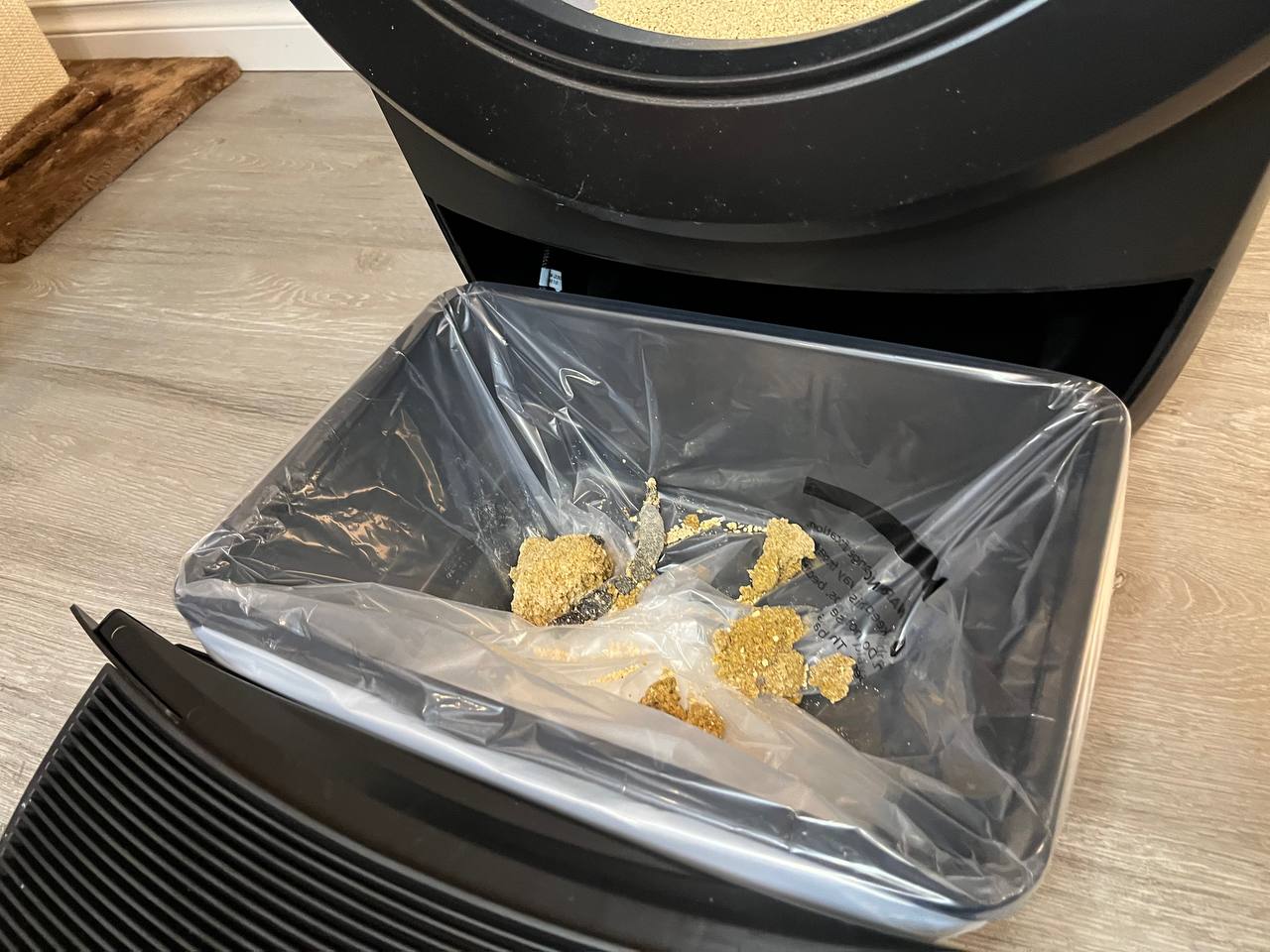 Bag holder in the waster drawer in Litter Robot 4