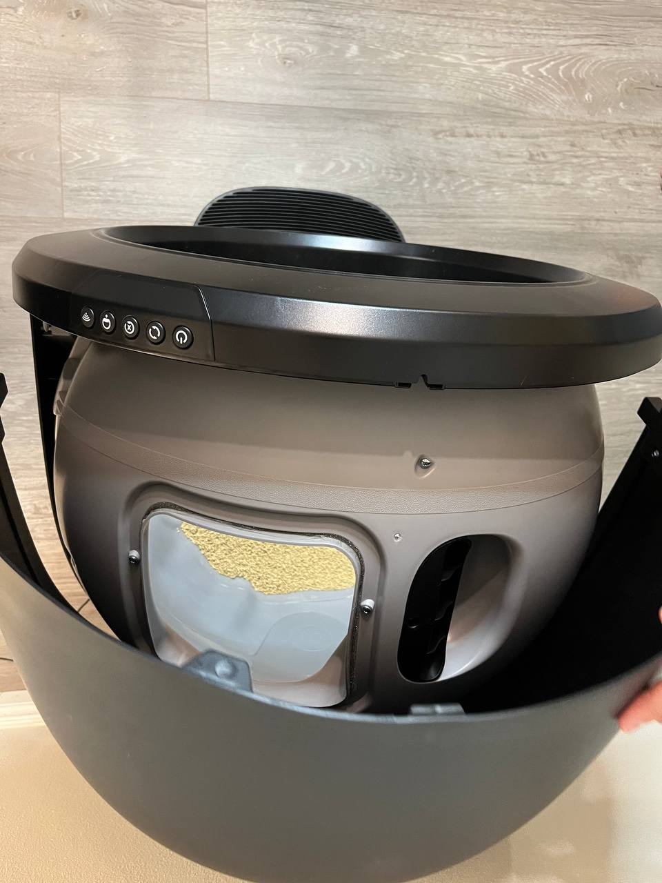 Showing Litter Robot 4 material