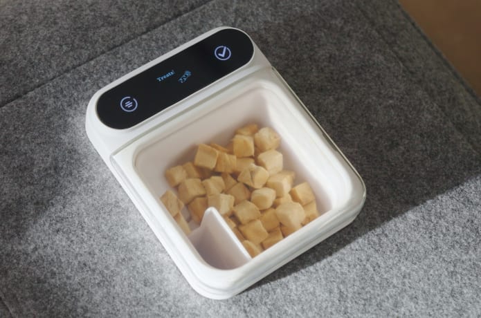automatic treat dispenser